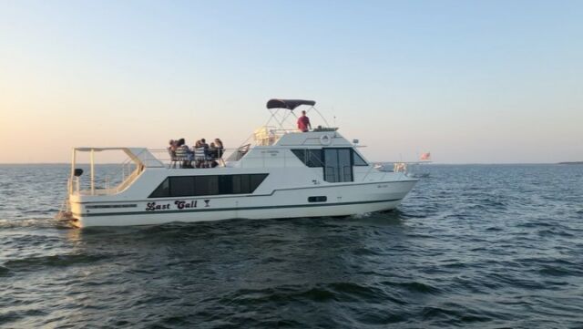 Fastrac Charters and Cruises :: Cruises, Charters, Tours, Experiences on  Lake Texoma – Public Cruises and Private Charters, Lake Tours, Water Taxi  Service on Lake Texoma